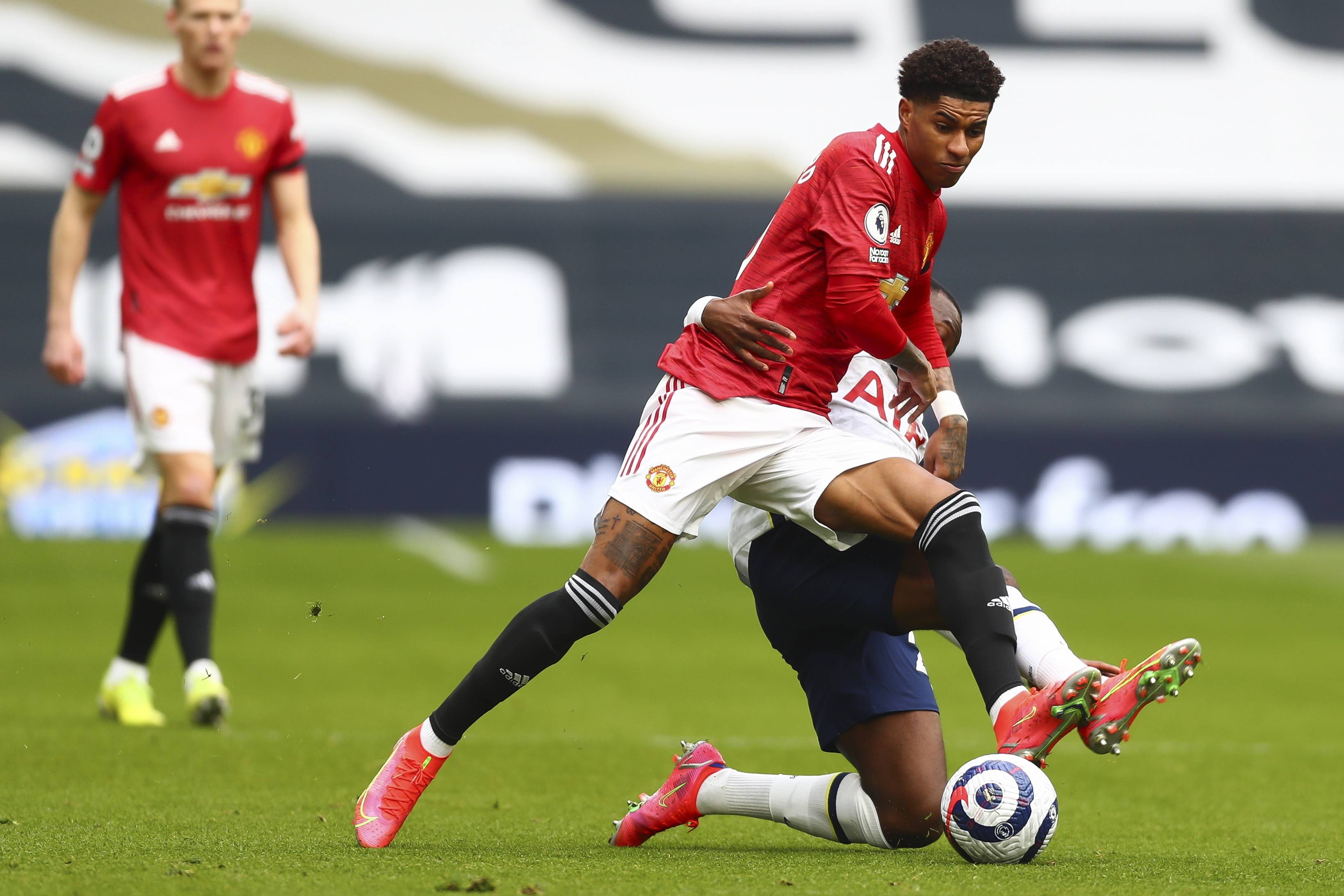 互动仍需时 互动仍需时